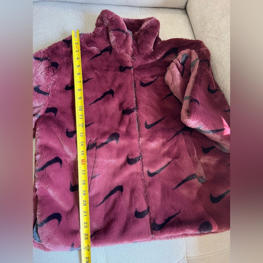 NWT $185 Nike Women's Sportswear Faux Fur Allover Print Jacket Burgundy Small - Picture 5 of 7